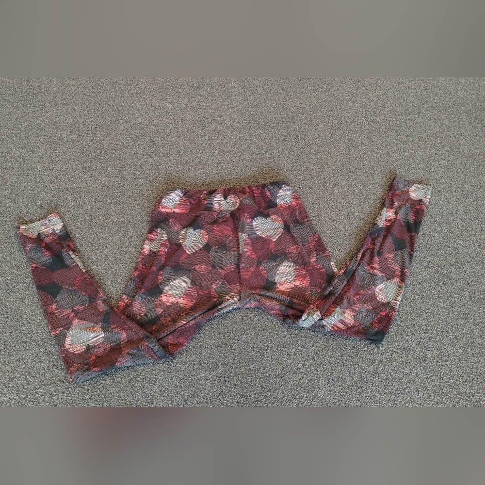 LuLaRoe  Valentines Red Hearts Overlapping Leggings Dark Red Women no size tag - Picture 5 of 10